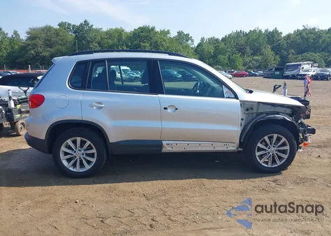 2018 Volkswagen Tiguan Limited 2.0T из США, поврежденный, VIN WVGAV7AX1JK004473